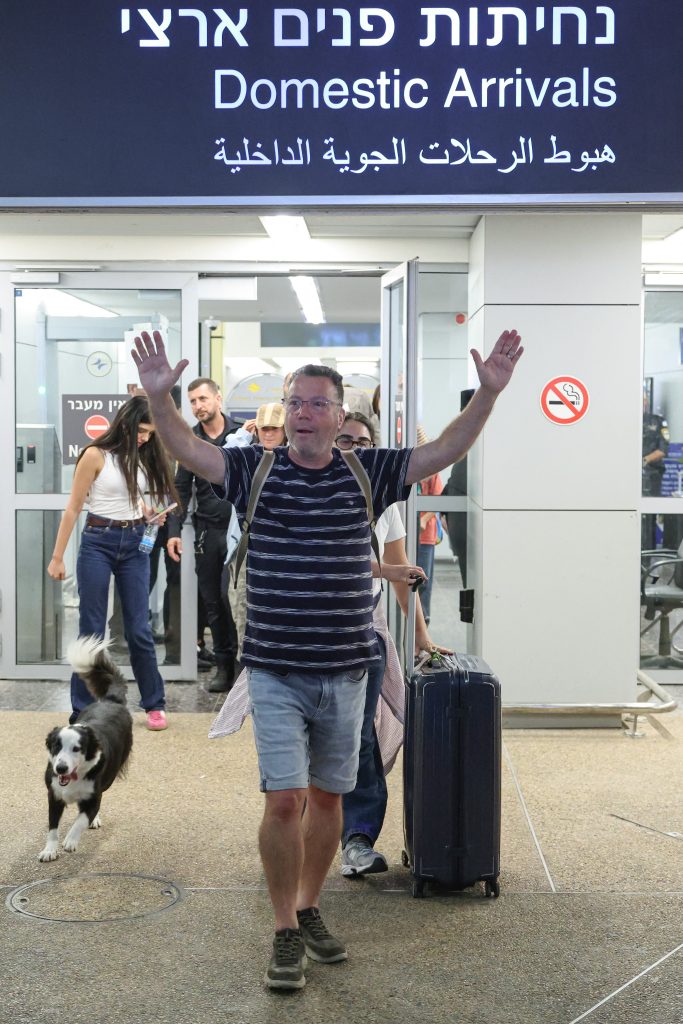 Πτήση FlyDubai: Οι συγκλονιστικές μαρτυρίες των επιβατών που ακινητοποίησαν τον συγκυβερνήτη – Πώς έσωσαν το αεροσκάφος χάρη στη σειρά «Mayday»