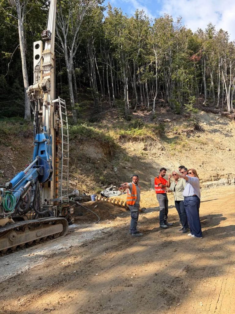 Πήλιο: Προχωρά η παράκαμψη του χιονοδρομικού κέντρου – Ολοκληρώθηκε η διάνοιξη 1,7 χλμ.