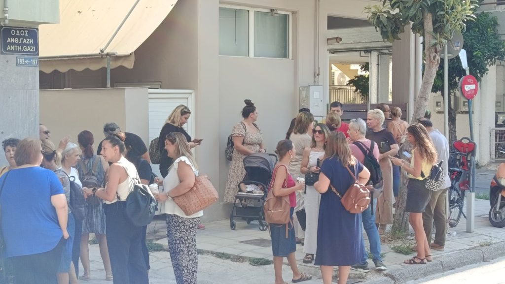 Βόλος: Διαμαρτύρονται οι γονείς του 14ου Δημοτικού Σχολείου για τη συγχώνευση τμημάτων