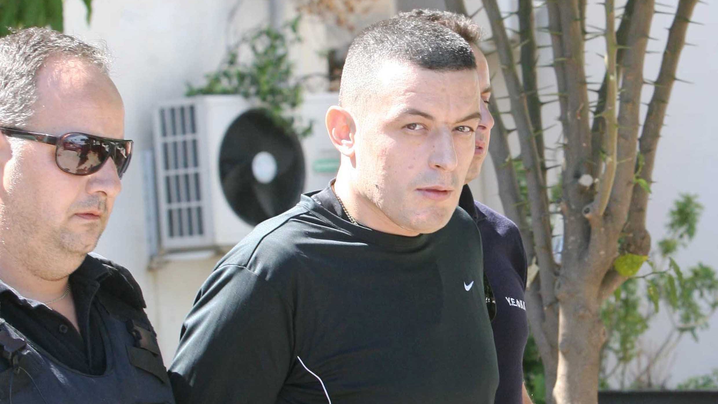 Έρευνες για τον εντοπισμό του δραπέτη Αλκέτ Ριζάι – Πώς εμπλέκεται στο περιστατικό με πυροβολισμούς στην Ανάβυσσο