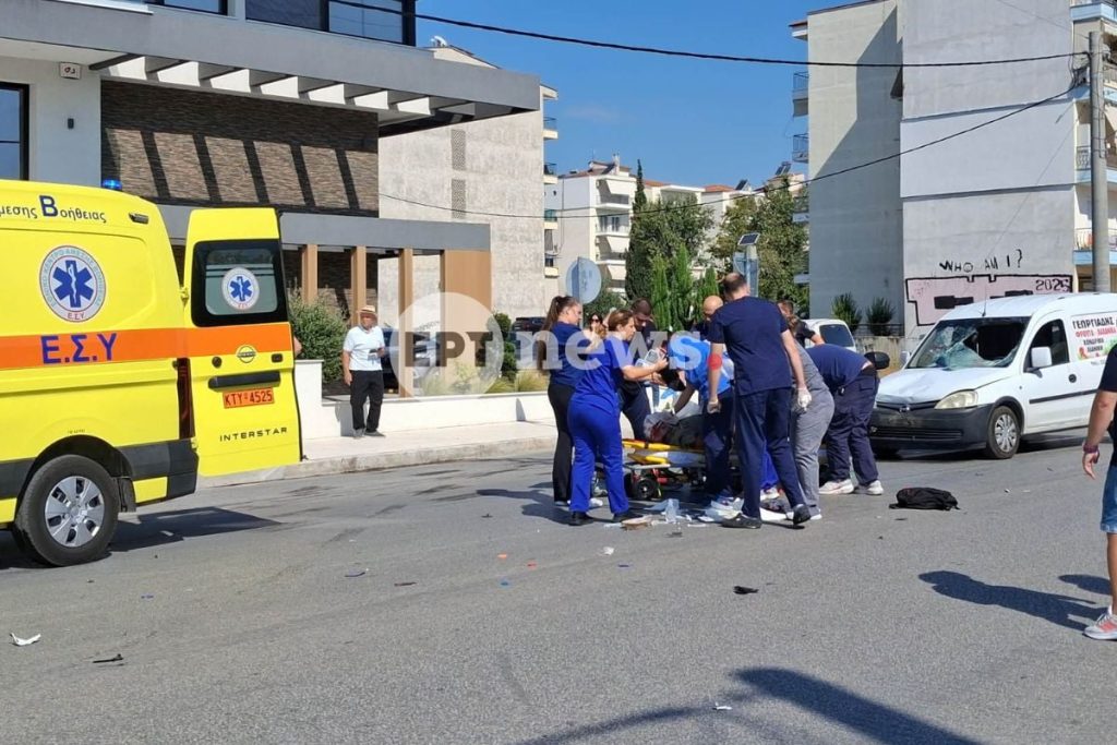 Σοβαρό τροχαίο στην έξοδο τη πόλης των Σερρών – Αυτοκίνητο συγκρούστηκε με μηχανάκι