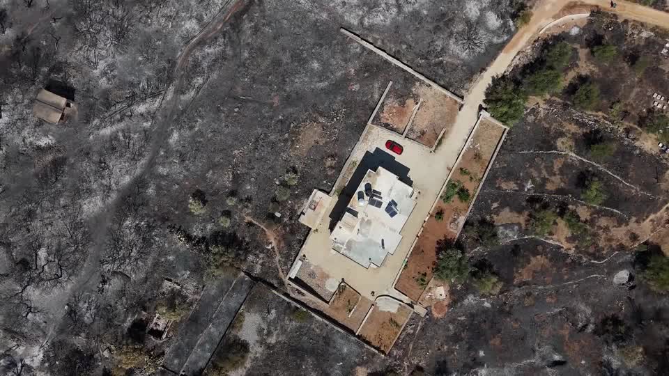 Χειμάρρα: Το σπίτι που αψήφησε την πύρινη λαίλαπα – Η προετοιμασία και οι χειρισμοί που αποδείχθηκαν σωτήριοι