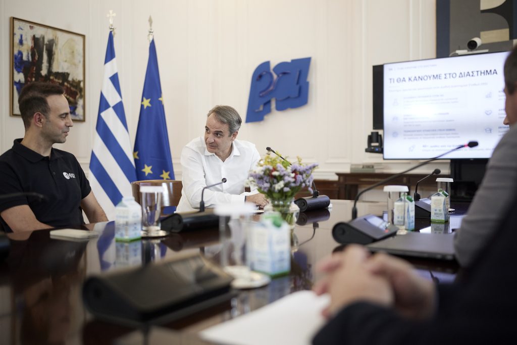 Διεθνής Διάσκεψη για το Διάστημα στο Παρίσι: Τι αναμένεται να ανακοινώσει ο Πρωθυπουργός για τον αστροναύτη Αδριανό Γολέμη