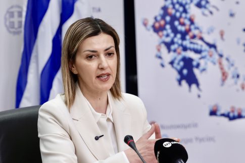 Εξώδικο στον Παύλο Πολάκη έστειλε η Αθηνά Λινού – Δεν παίρνω λέξη πίσω, απαντά ο ίδιος