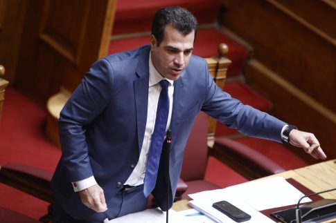 Παρουσίαση βιβλίου: «Πύλες εξόδου προς την Αμερική» της Γιώτας Τουργέλη