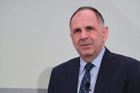 Σύσκεψη στον Δήμο: Προετοιμάζεται ο Βόλος για την εορταστική περίοδο