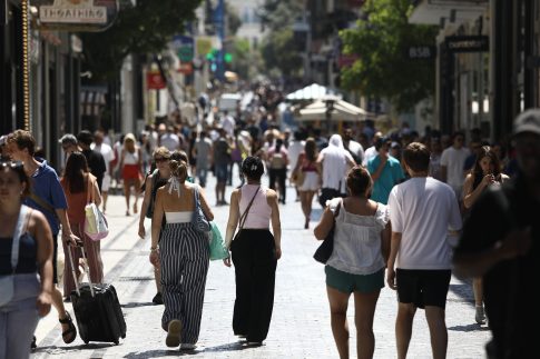 Αφίδνες: Ενισχύθηκαν οι δυνάμεις στην πυρκαγιά στη Δροσοπηγή – Ήχησε το 112, διεκόπη η κυκλοφορία