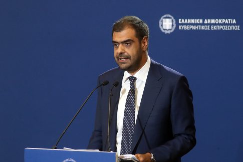 Εξώδικο στον Παύλο Πολάκη έστειλε η Αθηνά Λινού – Δεν παίρνω λέξη πίσω, απαντά ο ίδιος