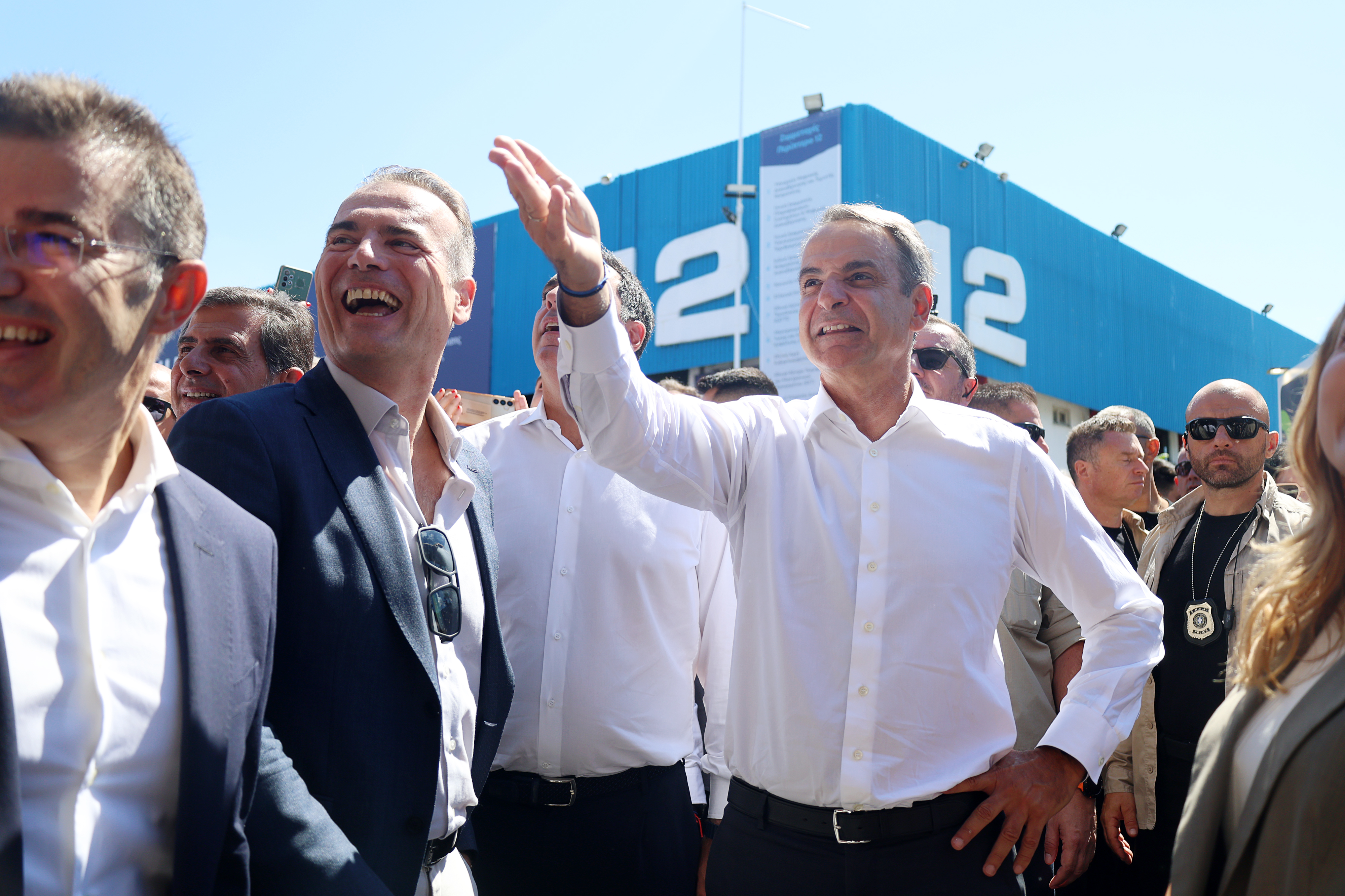 ΔΕΘ: Αυξήσεις σε μισθούς και στοχευμένες φοροελαφρύνσεις – Στις 20.00 ο Μητσοτάκης παρουσιάζει 30 μέτρα στο Βελλίδειο