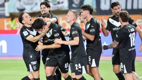 Κόνιτσα: Μαίνεται ανεξέλεγκτη η πυρκαγιά στο πυκνό δάσος – «112» για ετοιμότητα