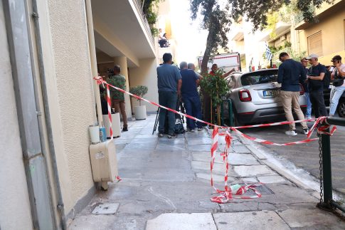 Ιταλία – Ακτή του Αμάλφι: Δύο τεράστιες πυρκαγιές, ορατές ακόμη και από τη Νάπολη, πλησιάζουν τους οικισμούς