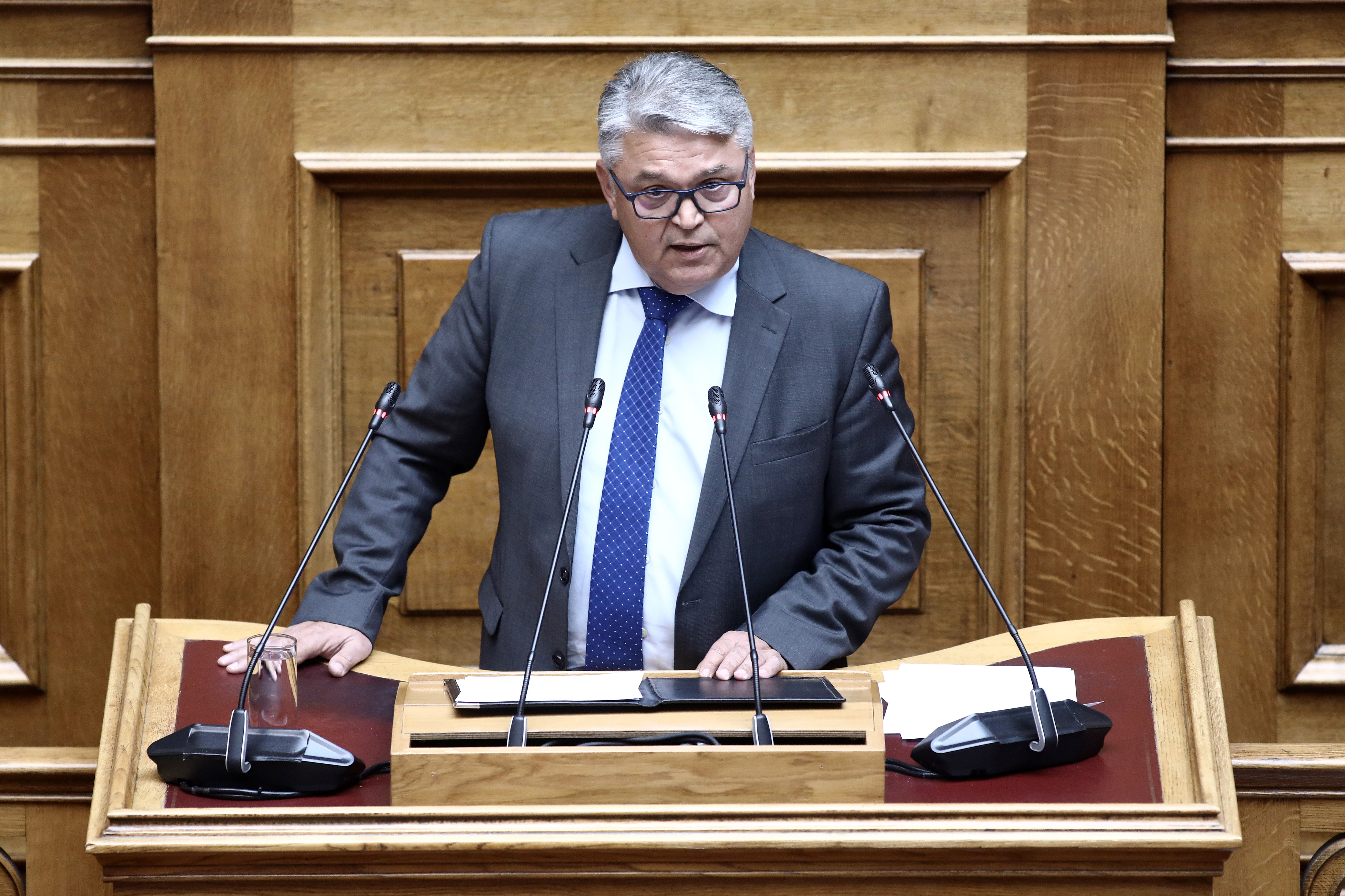 Νατσιός στη Βουλή: «Άλλη μια χαμένη ευκαιρία για την πατρίδα» η Συνταγματική Αναθεώρηση