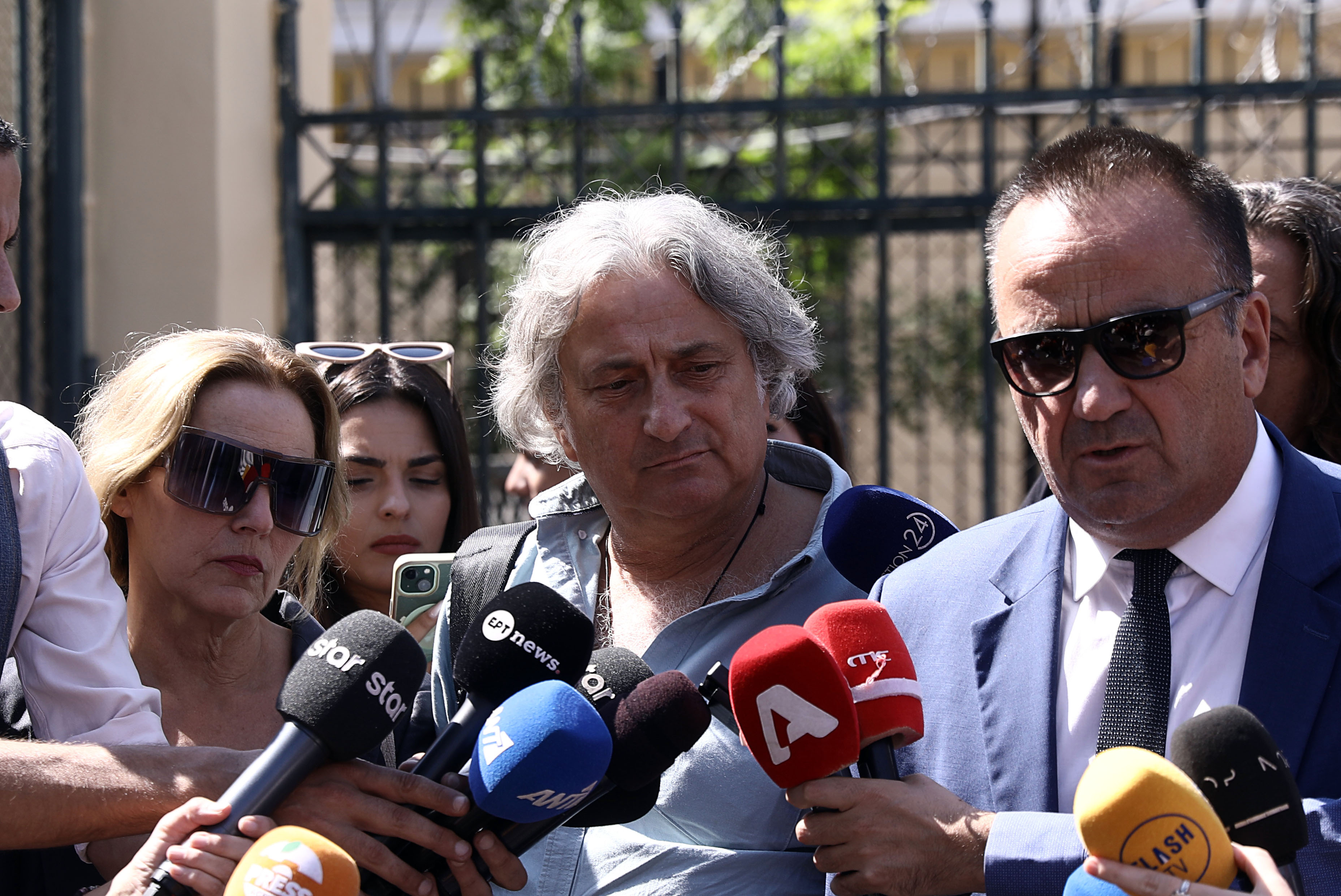 Συνήγορος υπνοθεραπευτή στο ΕΡΤnews: Στη  δικογραφία δεν υπάρχουν συνομιλίες του πελάτη  μου – Πώς εξήγησε το φερόμενο μήνυμα «θα τον συγυρίσω»