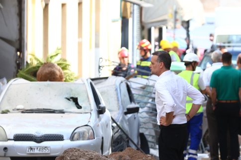 Θεσσαλονίκη: Επιχείρηση της Πυροσβεστικής για τη μεταφορά τριών ανηλίκων από υπόγειο αγωγό