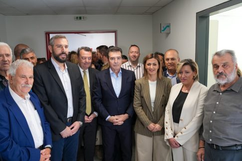Πέθανε ο Σκωτσέζος συγγραφέας αστυνομικών μυθιστορημάτων Πίτερ Μέι