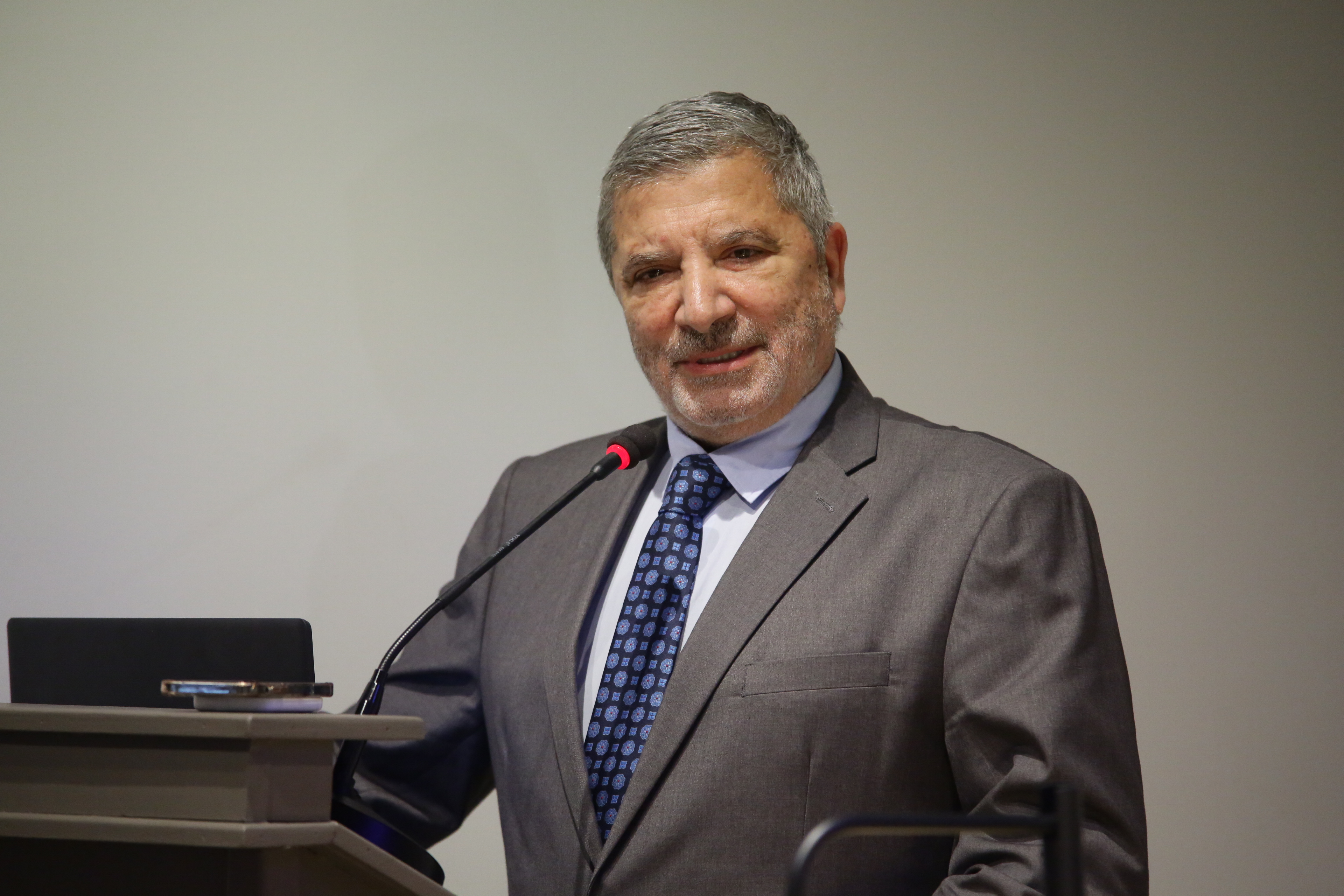 Γ. Πατούλης στην ΕΡΤ Ιωαννίνων: Παράνομα τα μηχανήματα πλασμαφαίρεσης στο ιατρείο – Έρχονται πρόστιμα και σφράγιση