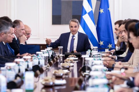 Ενεργειακή κρίση: Επιπλέον μέτρα και μείωση του Ειδικού Φόρου Κατανάλωσης ζητά η αντιπολίτευση
