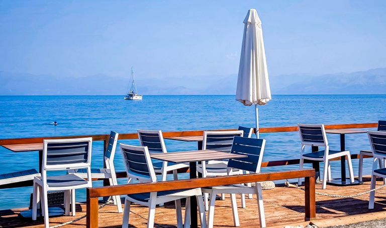 Καιρός: Με καλοκαιρινές προδιαγραφές το Σαββατοκύριακο – Μεταβολή από το βράδυ της Δευτέρας, πρόγνωση από την Όλγα Παπαβγούλη