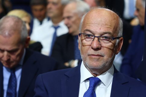 Καύσιμα: Πάνω από τα 2,14 ευρώ το πετρέλαιο κίνησης – Προειδοποιήσεις για «καθημερινές αυξήσεις» από τα διυλιστήρια