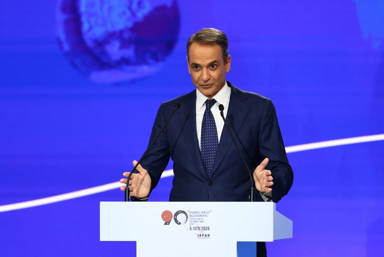 Live – Μητσοτάκης στη ΔΕΘ: Αύξηση κατώτατου στα 1000 ευρώ έως το 2028, πρόγραμμα «Σπίτι μου 3», 400 ευρώ στους συνταξιούχους και 500 στο Δημόσιο
