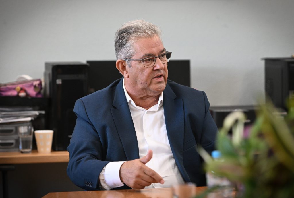 Κουτσούμπας: Η νέα σχολική χρονιά ξεκινά με τεράστιες ελλείψεις σε εκπαιδευτικό προσωπικό
