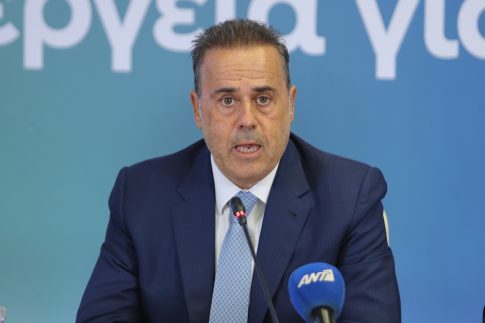 Οι υιοθεσίες των δεκαετιών του ’50, του ’60 και του ’70: Έλληνες που αναζητούν τις ρίζες τους