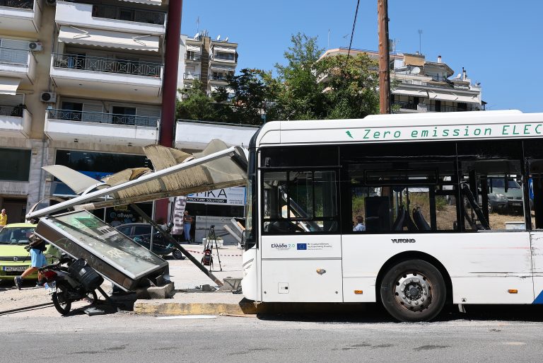 Θεσσαλονίκη: Πως έγινε η σύγκρουση των λεωφορείων στη Νεάπολη- Τι είπε στην ΕΡΤ ο οδηγός του ΚΤΕΛ