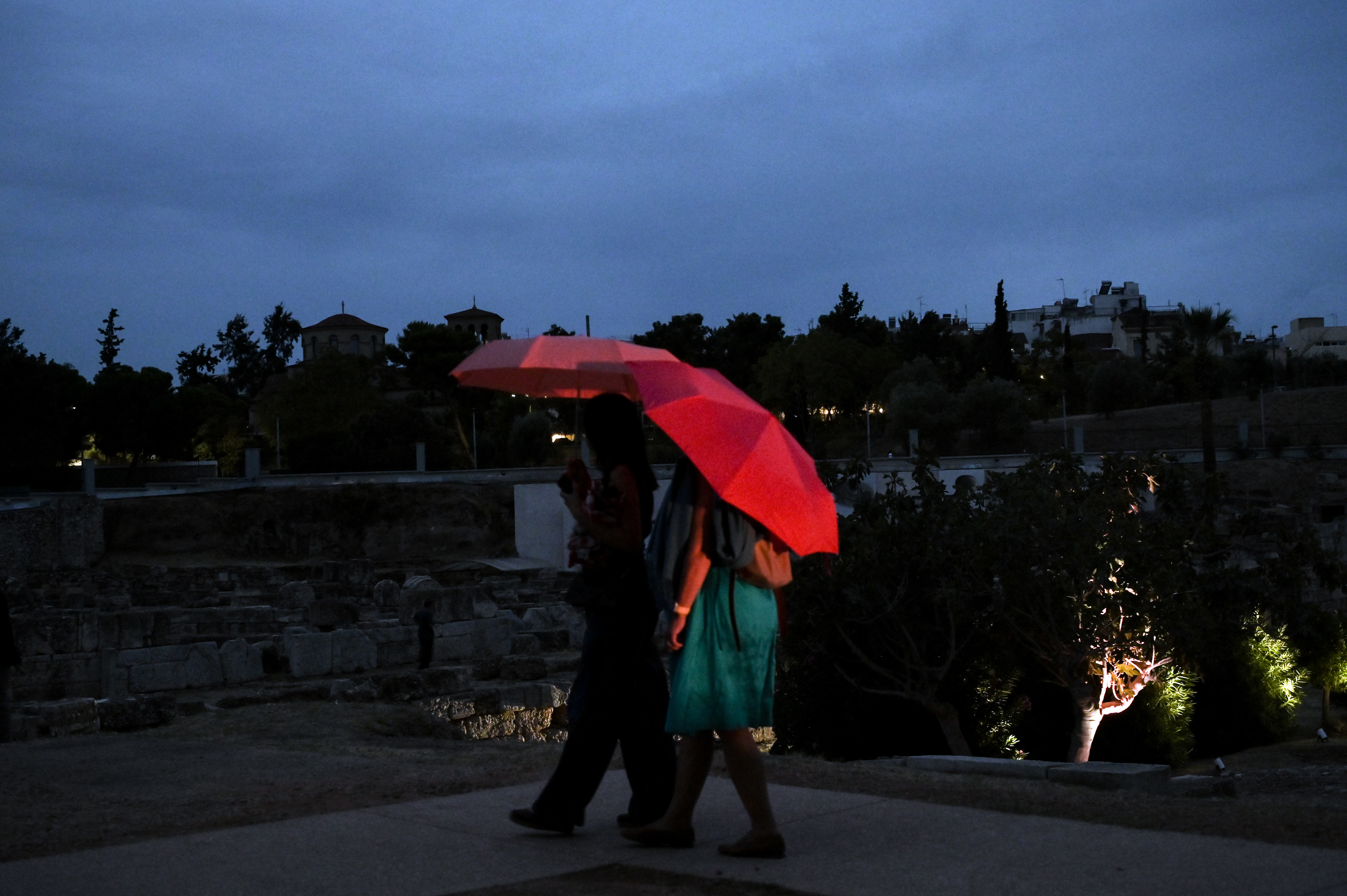 Καιρός: Πού θα σημειωθούν βροχές τις επόμενες ώρες – Πότε εξασθενούν τα φαινόμενα