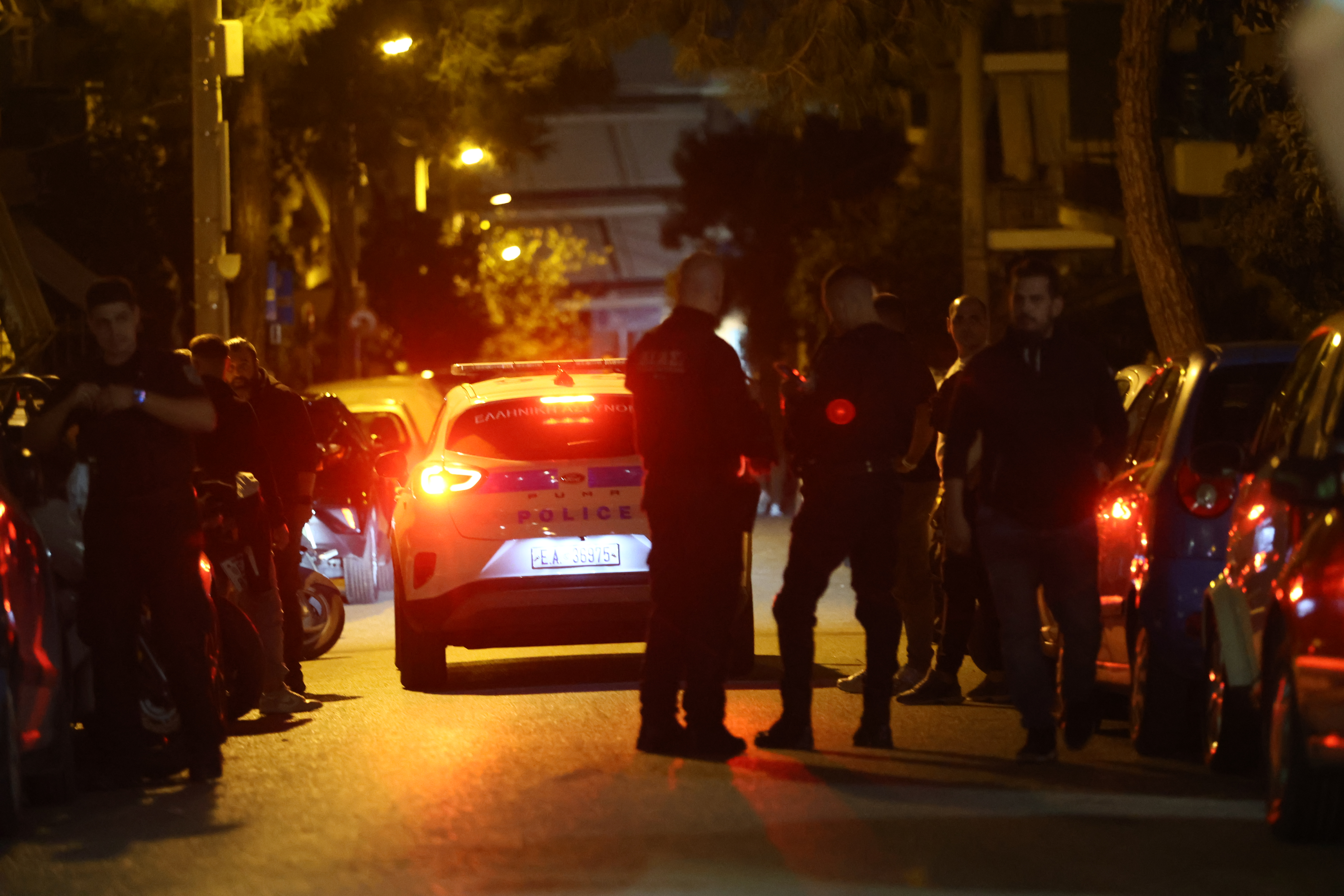 Νίκαια: Έληξε το περιστατικό ομηρίας μετά την επέμβαση της αστυνομίας – Ασφαλής η γυναίκα
