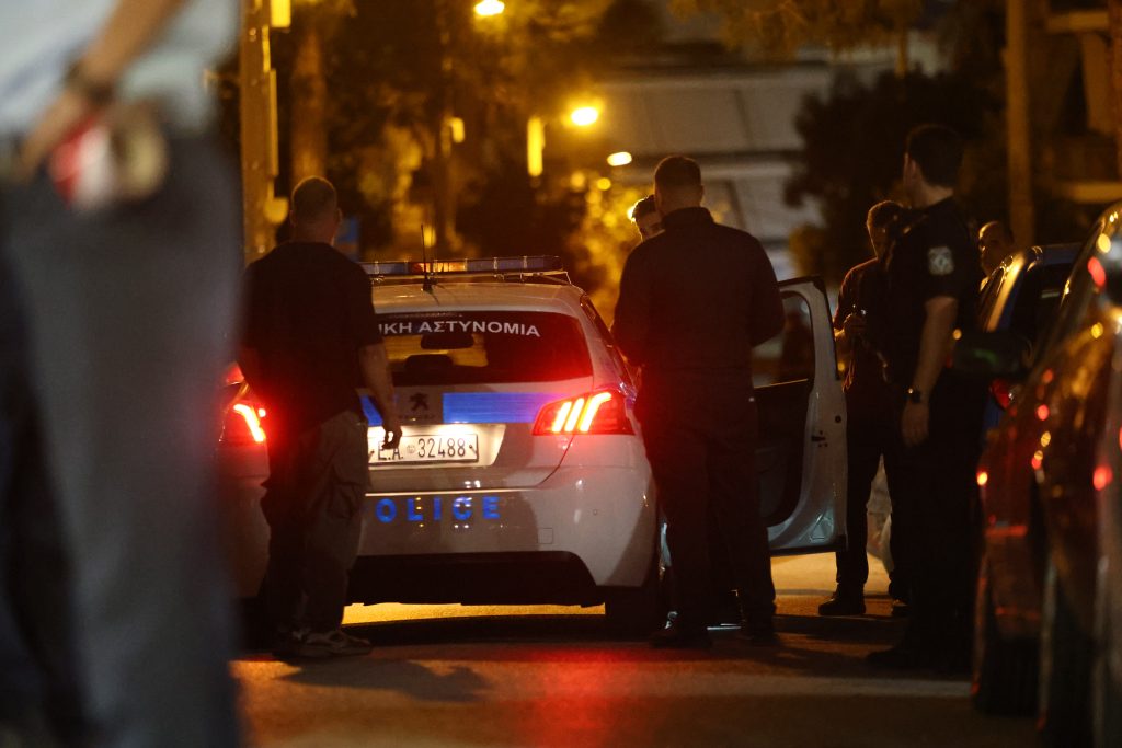Νίκαια: Έληξε το περιστατικό ομηρίας μετά την επέμβαση της αστυνομίας – Ασφαλής η γυναίκα