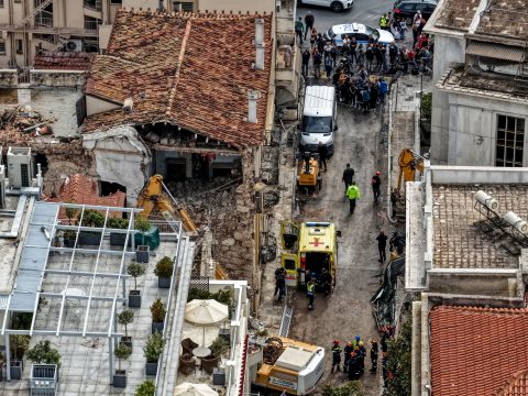 Σκιάθος: Ξεκίνησαν οι αυτοψίες για τις ζημιές από την κακοκαιρία – Ζημιές σε καταστήματα και κατοικίες