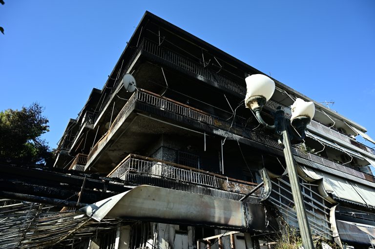 Φωτιά σε καφετέρια στη Νέα Ιωνία: Ένα 10χρονο κορίτσι νοσηλεύεται προληπτικά – Εμπρησμό βλέπει η αστυνομία