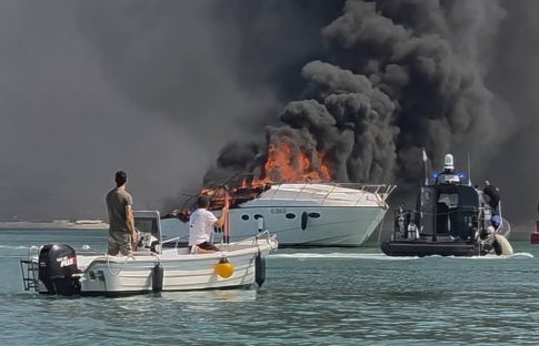 Η κυβέρνηση της Δανίας θέλει να απαγορεύσει τα κινητά τηλέφωνα στο δημοτικό και το γυμνάσιο