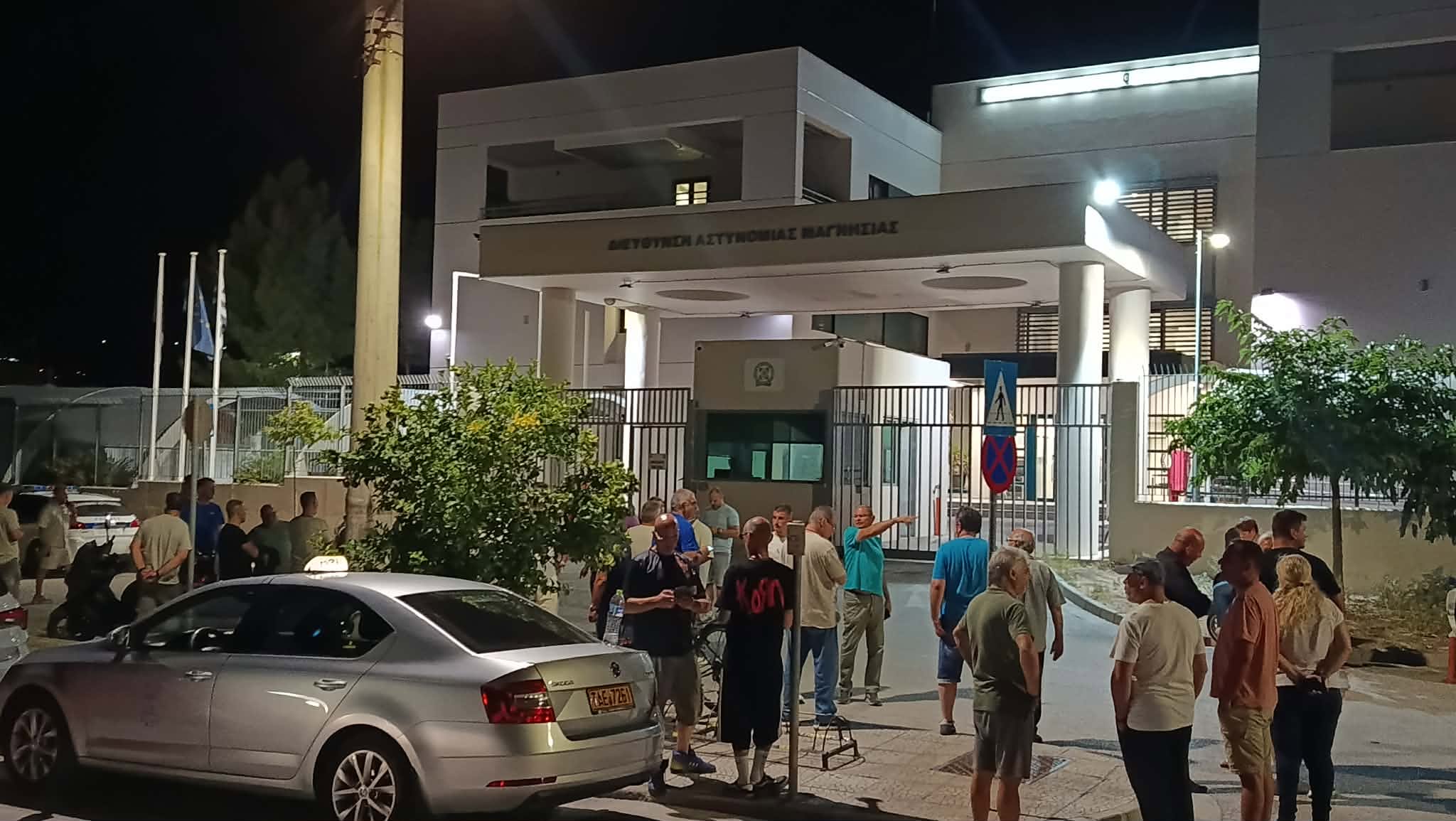 Βόλος: Στο Νοσοκομείο οδηγός ταξί – Του επιτέθηκαν με ξύλο γιατί αρνήθηκε τη “δωρεάν” κούρσα