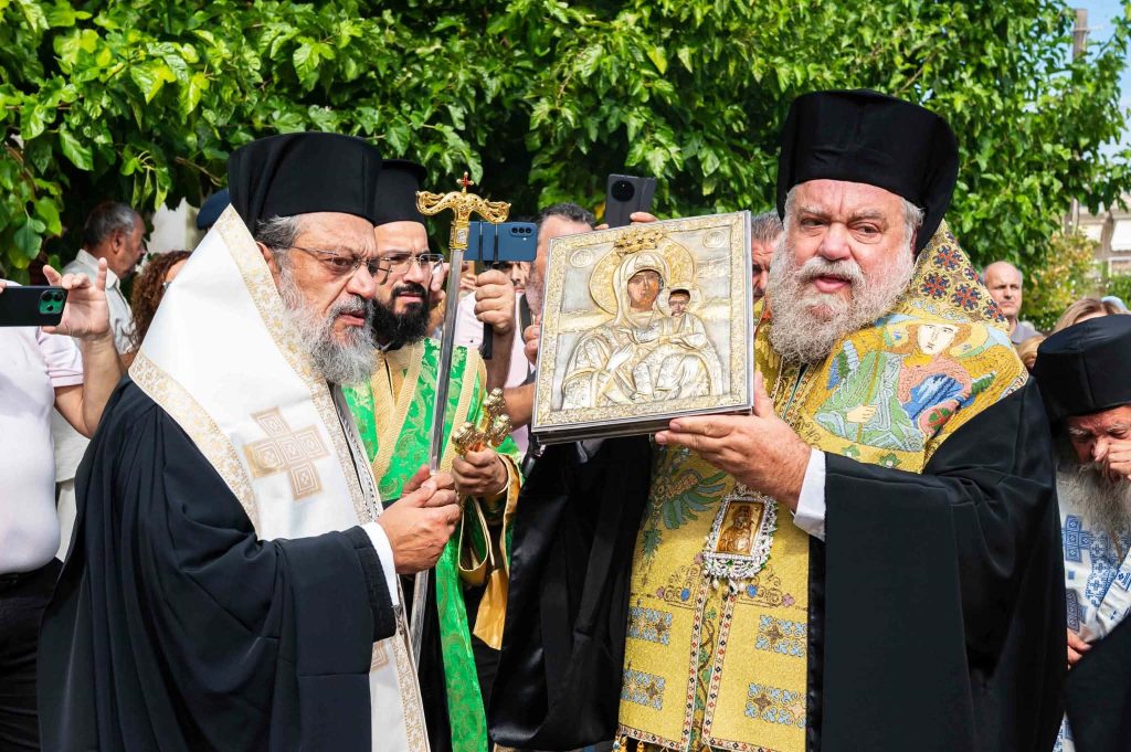 Μεσσήνη: Πλήθος πιστών στην υποδοχή της Παναγίας της Βουλκανιώτισσας