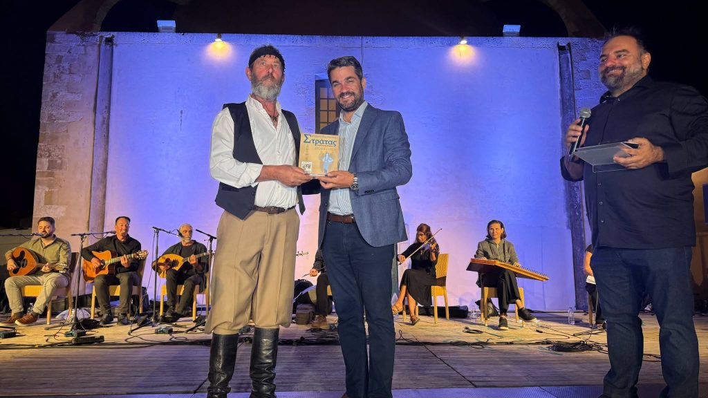 Αυλαία για την παραδοσιακή στράτα στα Χανιά – Αντάμωμα παραδοσιακών συλλόγων, πολιτών και επισκεπτών στο Ενετικό λιμάνι
