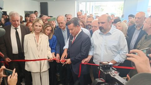Σκιάθος: Πρεμιέρα για τη «Φόνισσα» με την Καρυοφυλλιά Καραμπέτη στη Μονή Ευαγγελιστρίας