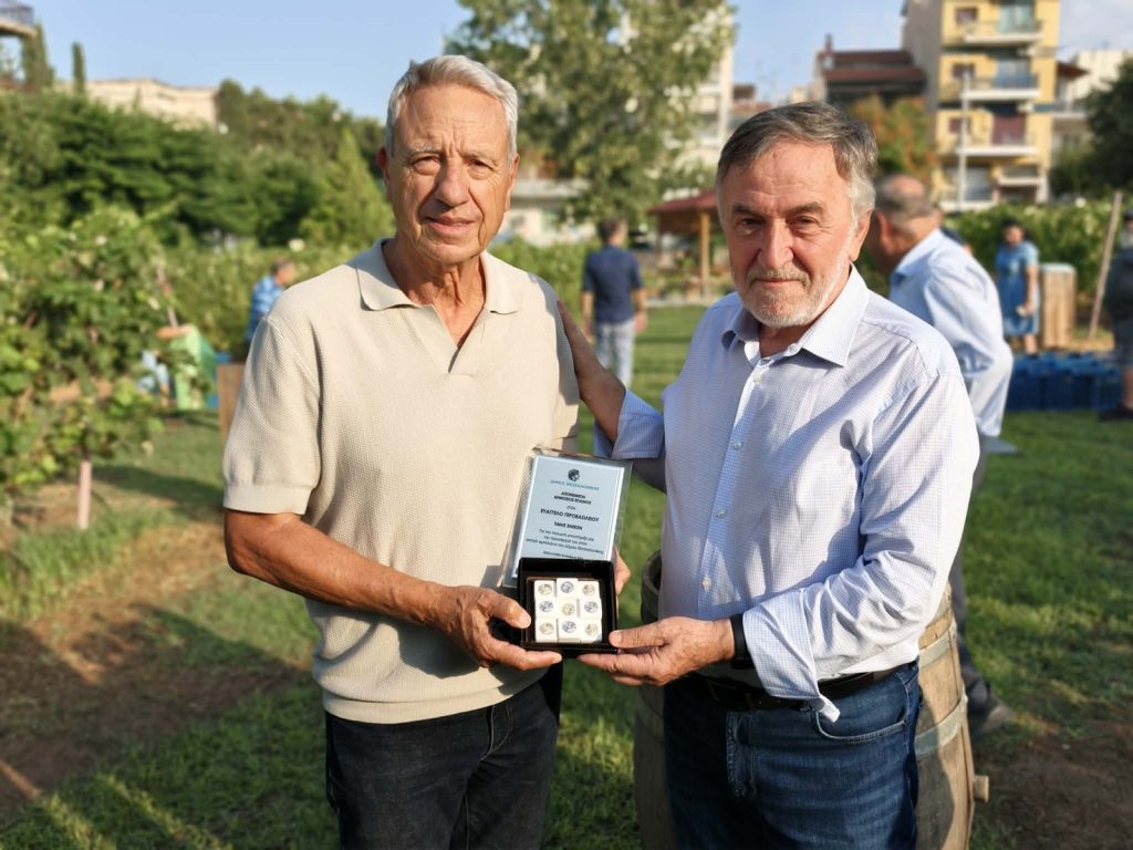 Ξινόμαυρο και αγιωργίτικο από τον Αστικό Αμπελώνα Θεσσαλονίκης- Πραγματοποιήθηκε σήμερα ο καθερωμένος τρύγος