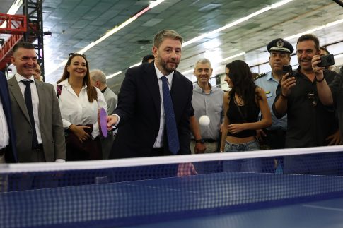 Ο εκτελεστικός διευθυντής της Anthropic καλεί για την ανάγκη επιβράδυνσης του ρυθμού ανάπτυξης των μοντέλων τεχνητής νοημοσύνης