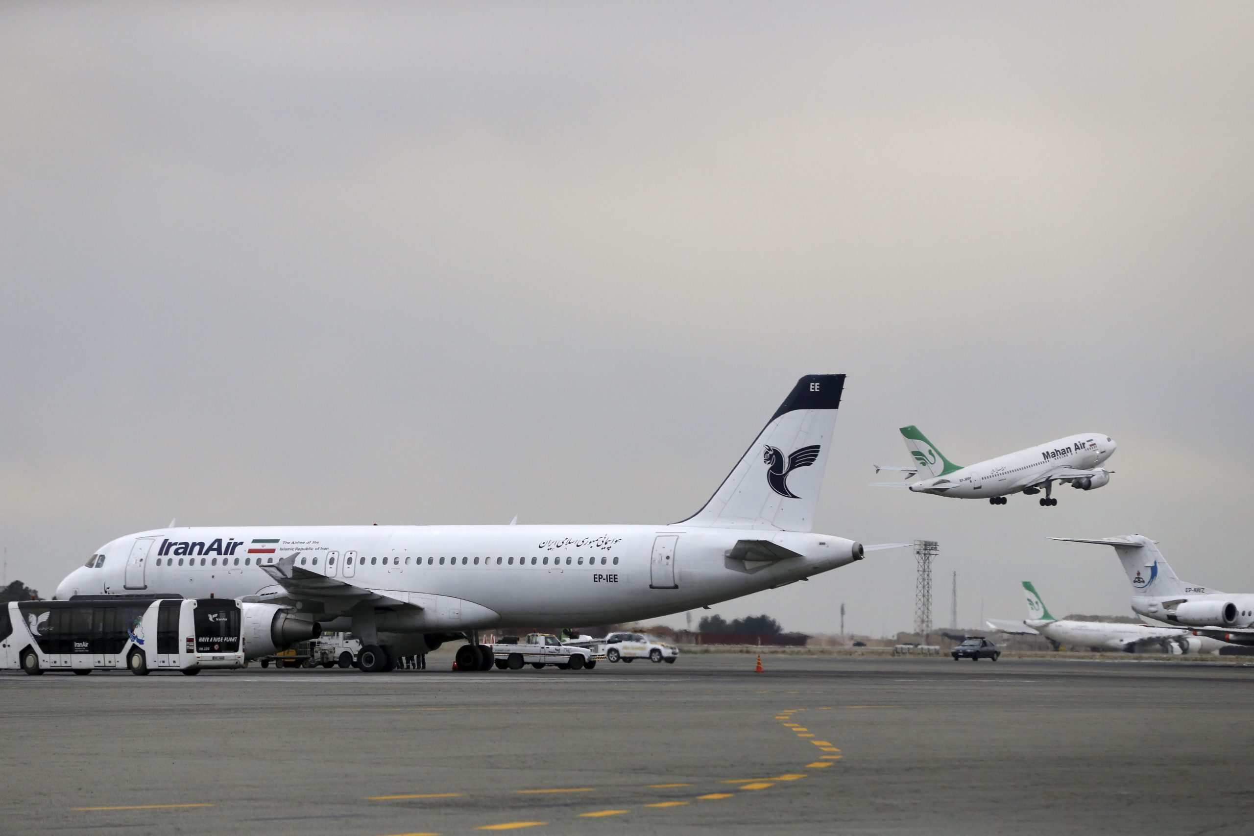 Η Iran Air δηλώνει ότι δεν έχει λάβει καμία ειδοποίηση για απαγόρευση πτήσεων σε χώρες της Μέσης Ανατολής παρά τις αμερικανικές κυρώσεις