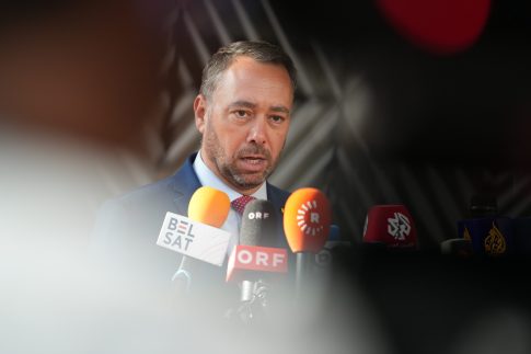 Ουκρανία: Η υπηρεσία καταπολέμησης της διαφθοράς κατηγορεί βουλευτές για δωροδοκίες <strong>και επιχειρεί εφόδους σε κυβερνητικά γραφεία</strong>