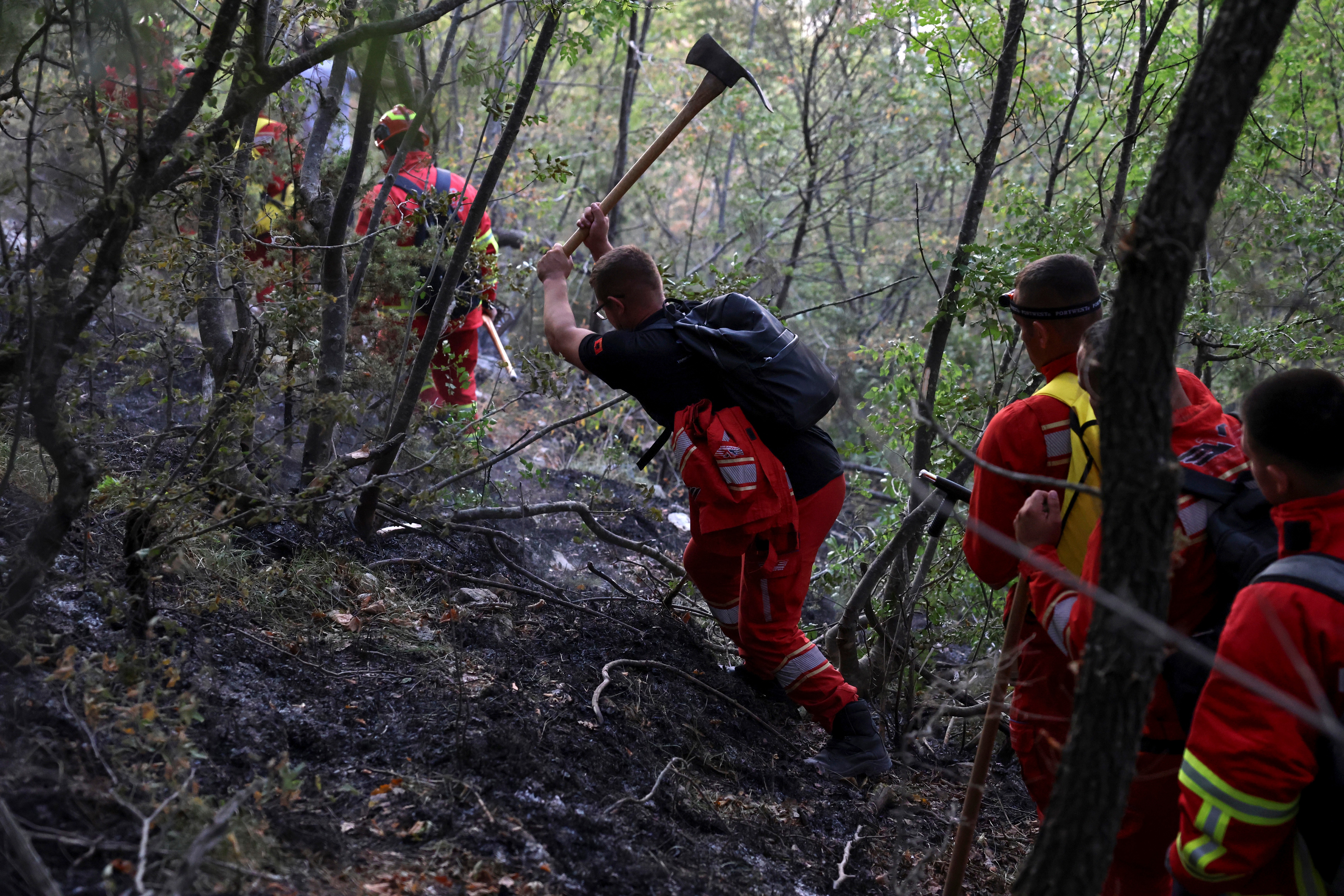 Αλβανία: Μεγάλη φωτιά στη Χειμάρρα – Επτά σπίτια στις φλόγες, εκκενώθηκαν ξενοδοχεία