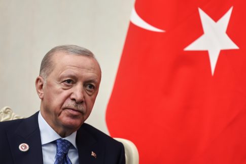 Καύσιμα: Πάνω από τα 2,14 ευρώ το πετρέλαιο κίνησης – Προειδοποιήσεις για «καθημερινές αυξήσεις» από τα διυλιστήρια