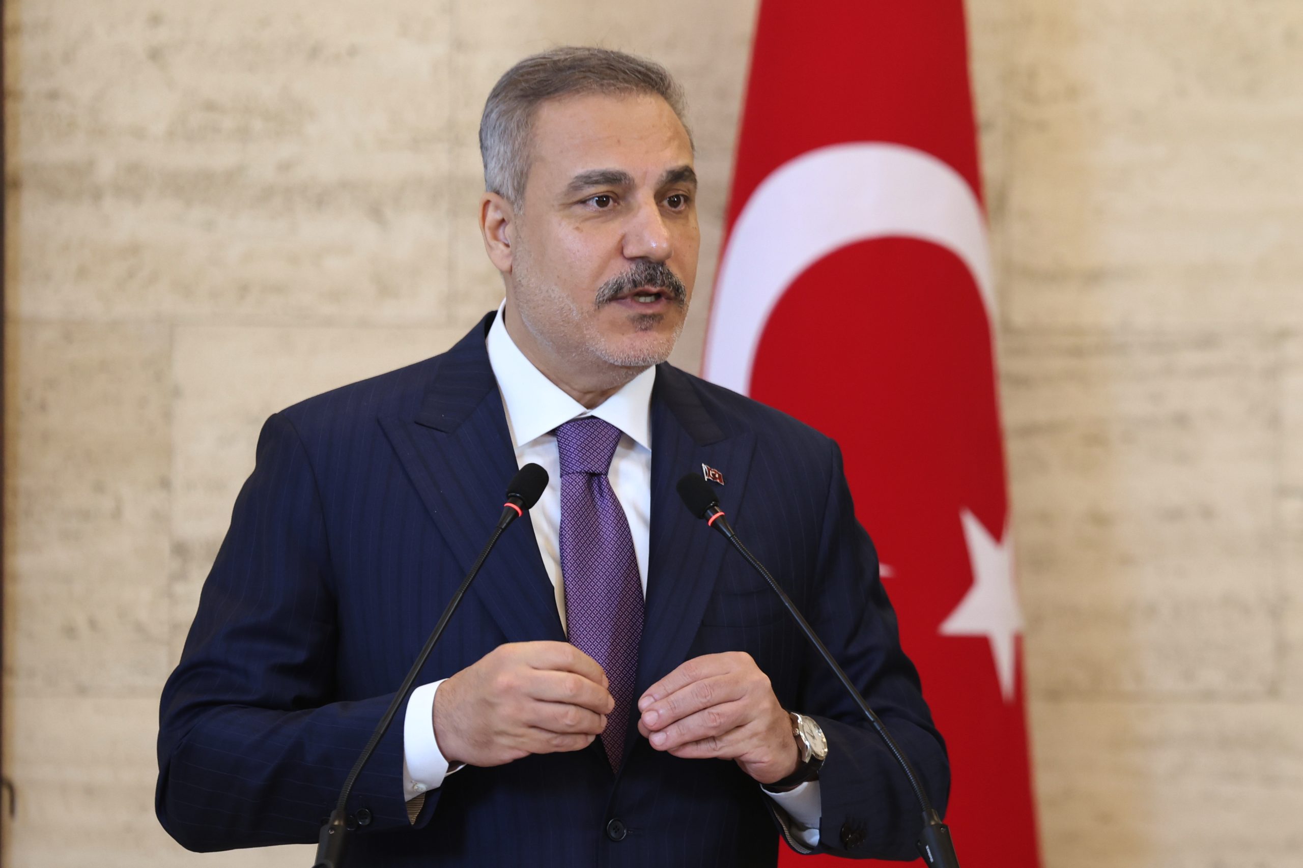 Φιντάν: Ουκρανία και Ρωσία έχουν θέσεις που δύσκολα συμβιβάζονται 