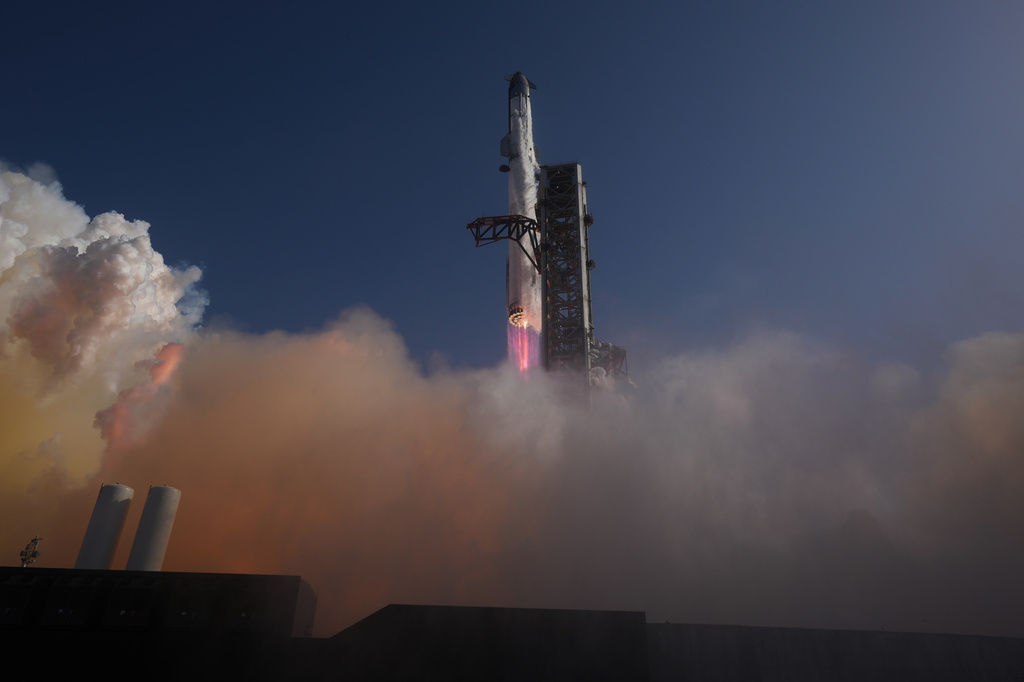 SpaceX Starship: Ετοιμάζεται για την πρώτη του τροχιακή πτήση – Οι κίνδυνοι και οι αλλαγές που μπορεί να φέρει