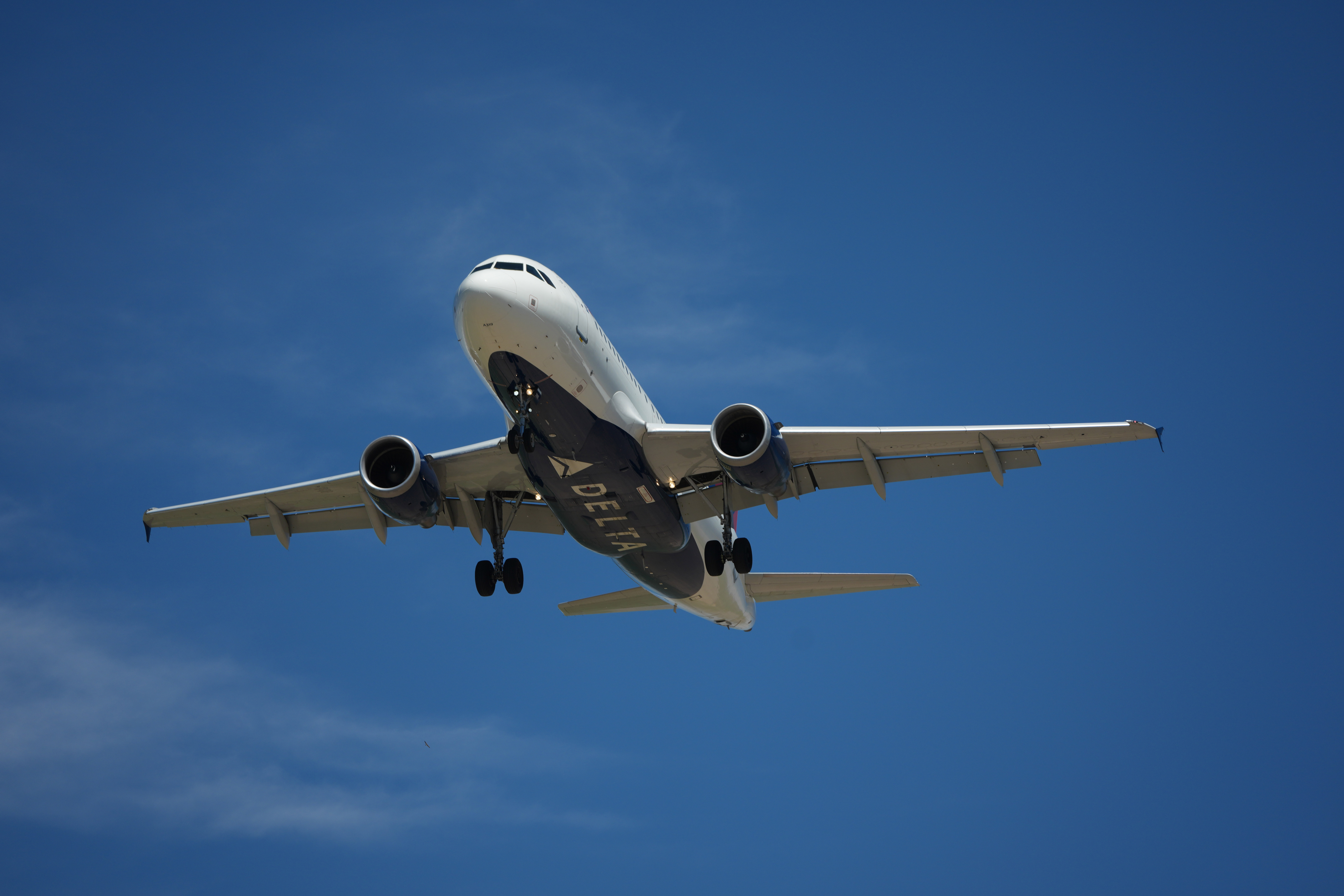 Πορτογαλία: Αεροσκάφος της Delta Air Lines έκανε αναγκαστική προσγείωση στο Πόρτο αφού εντοπίστηκε καπνός στην καμπινα