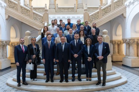 Βρετανία: Έρευνα της αντιτρομοκρατικής μετά τις συλλήψεις κοντά σε αμερικανική βάση