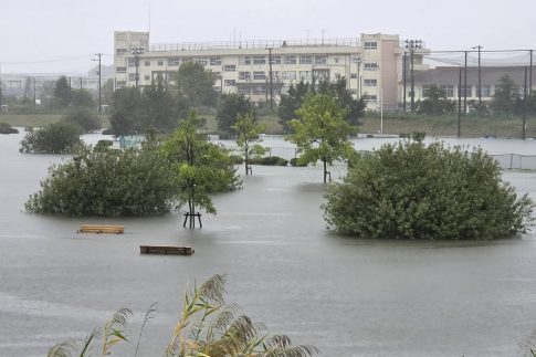 Βυτιοφόρο έριχνε σε φρεάτιο του Κηφισού βιομηχανικά απόβλητα που κατέληγαν στη θάλασσα – Τρεις συλλήψεις