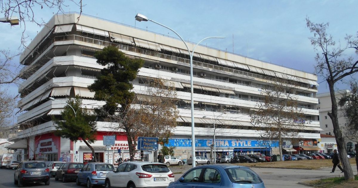 ΔΟΥ Βόλου: Ανησυχία για τις φθορές στο κτίριο – Έναν χρόνο περιμένουν τη διακήρυξη για νέα στέγη