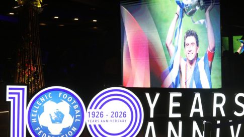 «Φωτιά» στην πολιτική σκηνή: Σφοδρές αντιδράσεις για το επίδομα ανεργίας και «πυρά» Μαρινάκη κατά ΠΑΣΟΚ με φόντο τον Αλέξη Τσίπρα